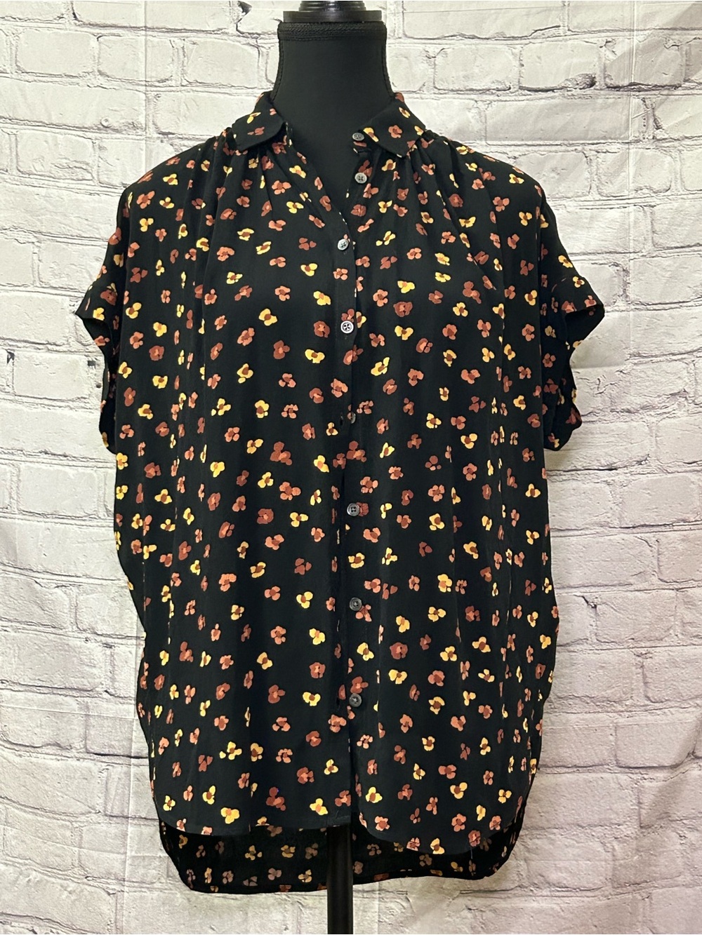 Madewell Black Floral Button-Front Short Sleeve Blouse